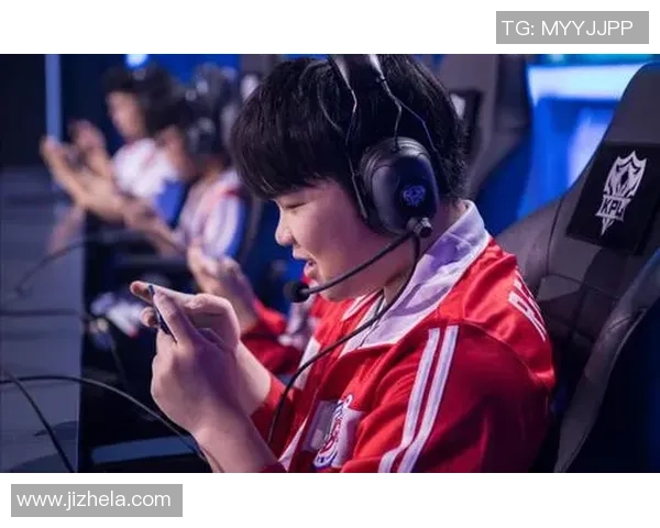 邓泽奇与江通展开二番战激烈对决谁将赢得最终胜利